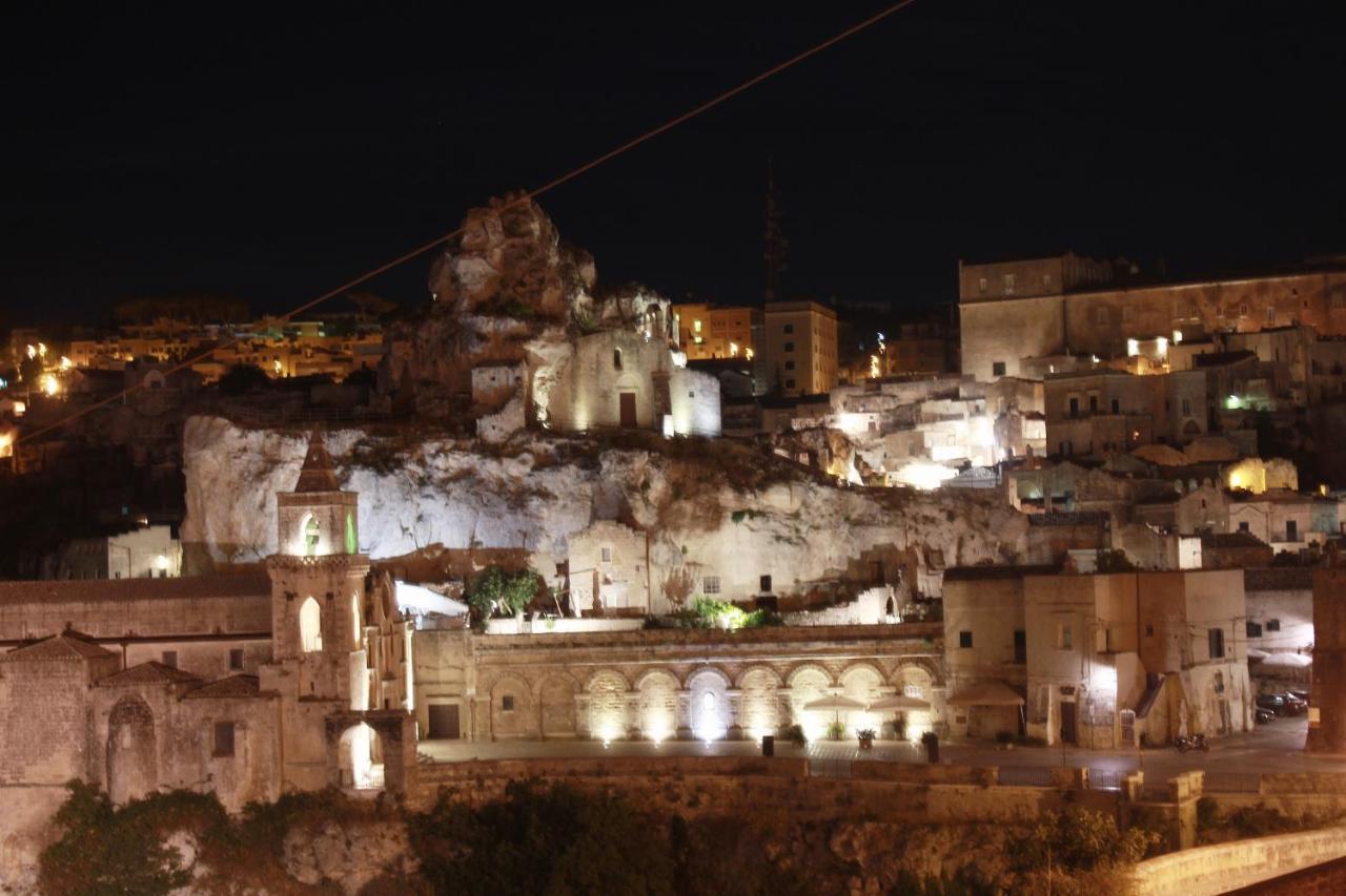 Casa Tudor Art Luxury Rooms Matera Exterior photo