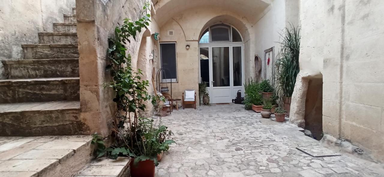 Casa Tudor Art Luxury Rooms Matera Exterior photo